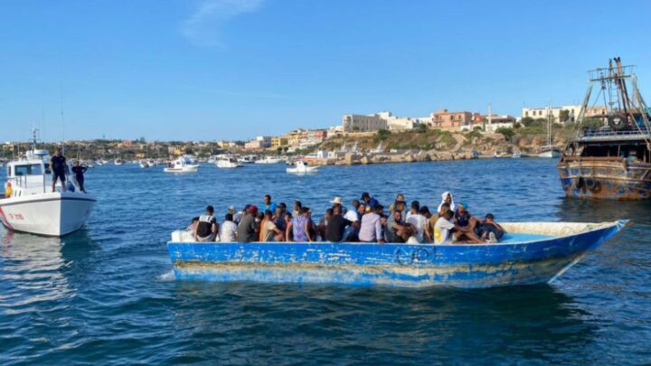 Méditerranée : deux enfants meurent dans un incendie sur une embarcation