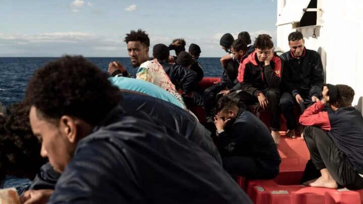 Le gouvernement prévoit de renvoyer 44 des rescapés de l’Ocean Viking vers leurs pays d’origine