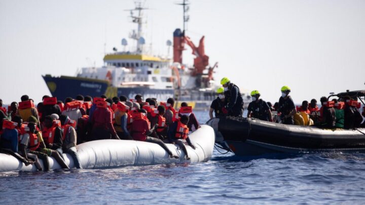 En Italie, le gouvernement Meloni impose de nouvelles règles aux ONG de sauvetage des migrants
