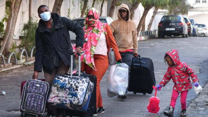 Tunisie : les arrestations de migrants subsahariens en baisse, les demandes d’aide en hausse