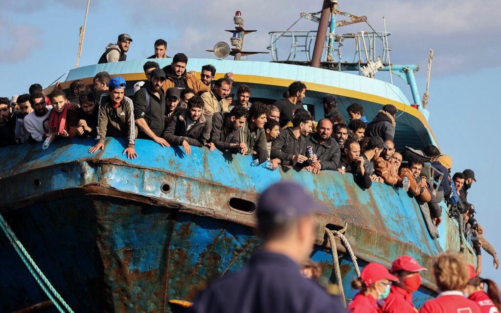 Mer Méditerranée : de plus en plus de départs de bateaux de migrants depuis l’est de la Libye