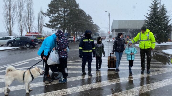 En  Roumanie, la petite ville frontalière de Siret se mobilise face aux arrivées d’Ukraine