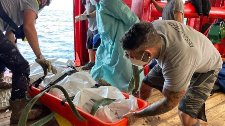 Corps d’un migrant récupéré en mer par Open Arms : « Nous essayons de rendre la dignité à toutes les personnes »