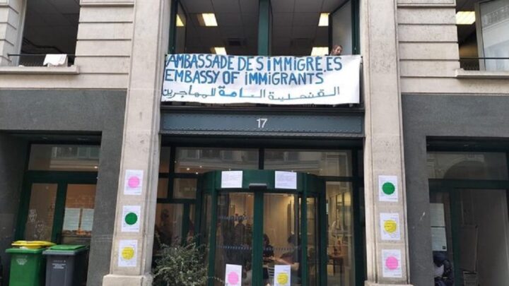 Plus de 80 migrants évacués d’un immeuble désaffecté de Paris et six interpellations