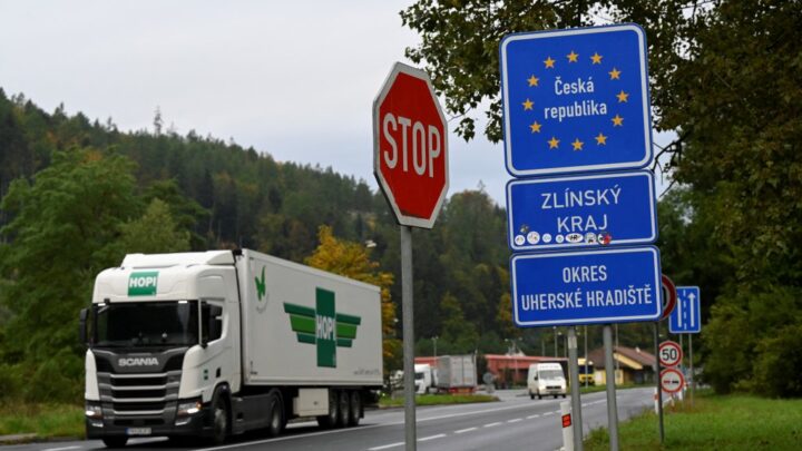 La République tchèque déploie l’armée à ses frontières avec la Slovaquie