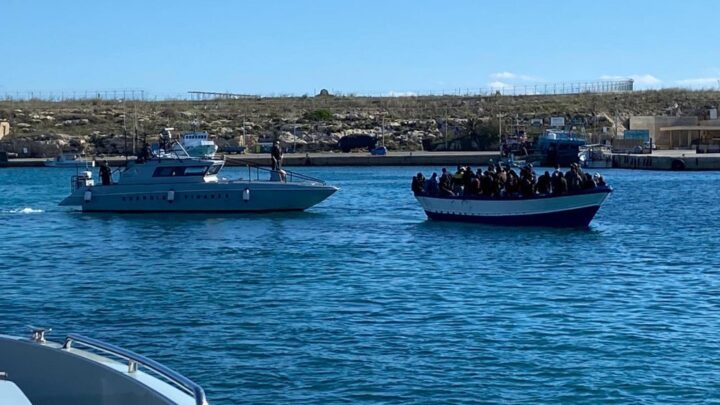 Italie : plus de 600 migrants ont débarqué à Lampedusa en deux jours, un bébé retrouvé mort