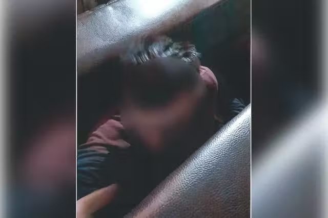 Un couple et un citoyen britanniques condamnés pour avoir fait passer des migrants dans des canapés